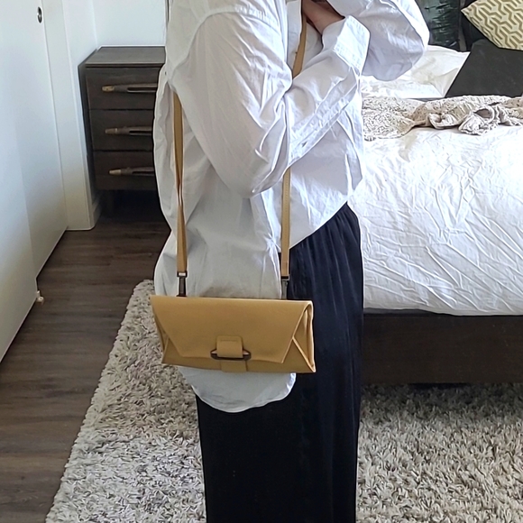 NWOT Kooba Envelope Ruby Leather Crossbody in Yellow - Picture 4 of 8